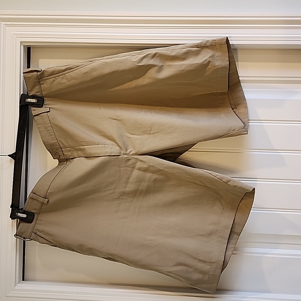 Khaki Nike Golf tour performance men 42 shorts